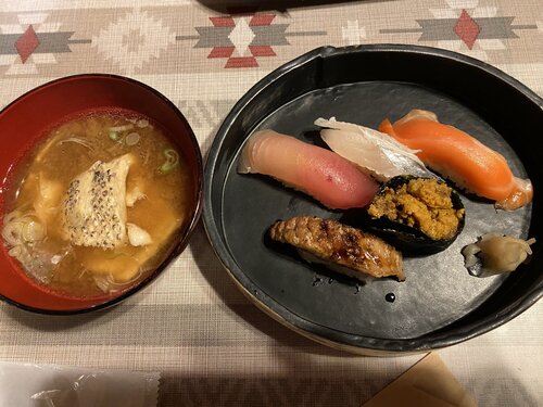 5ご飯はお寿司.jpg