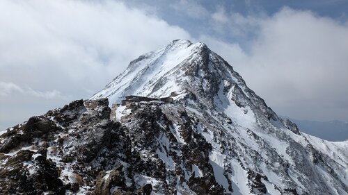 ２２．地蔵の頭から見る赤岳.jpg