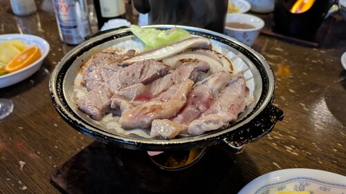 ５．赤岳鉱泉名物のステーキ.jpg